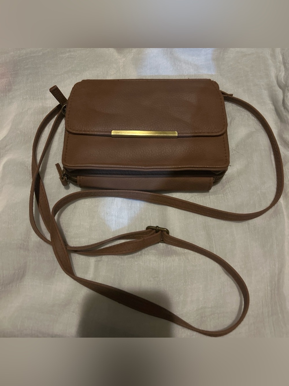 Women's Tan Shoulder Bag with Gold Accent